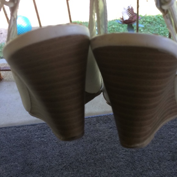 Beautiful white wedge shoes - Picture 6 of 8